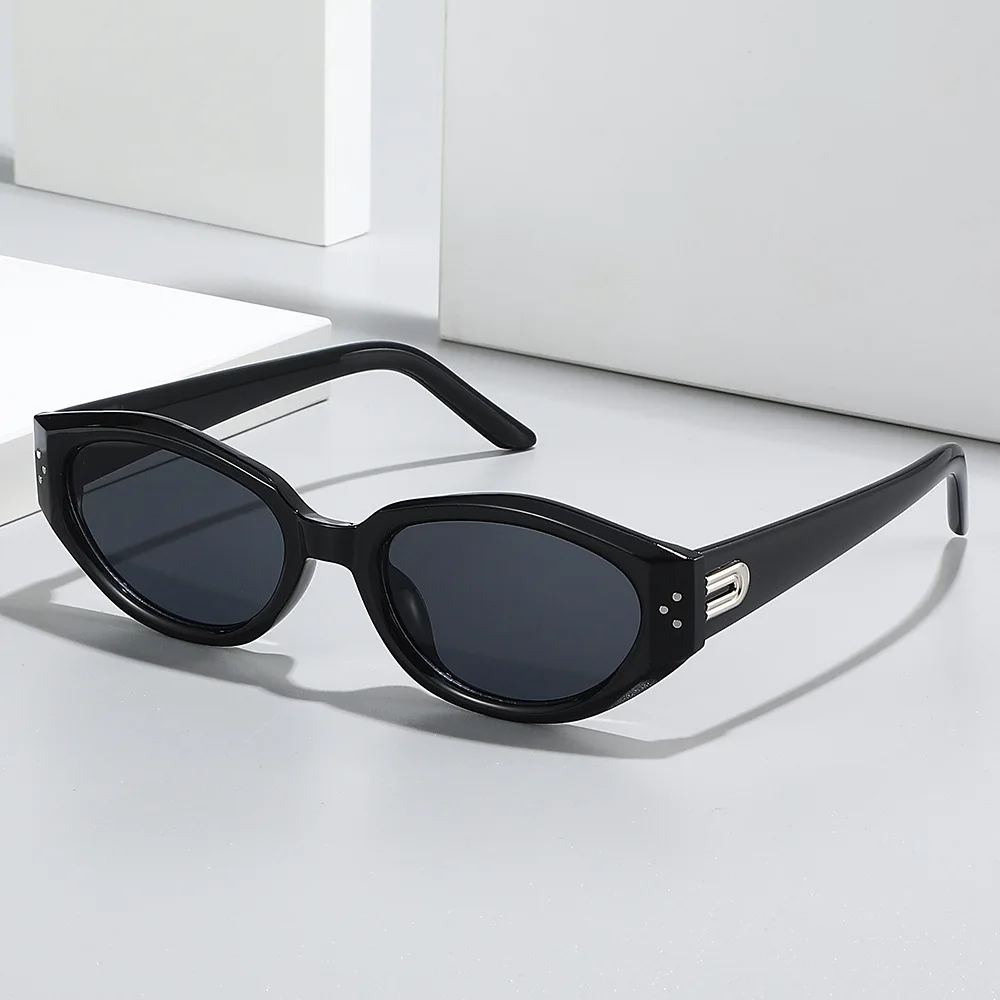 2024 New Arrival Retro Small Cat Eye Frame Sunglasses for Women Irregular Custom Small Frame Shades UV400 Glasses