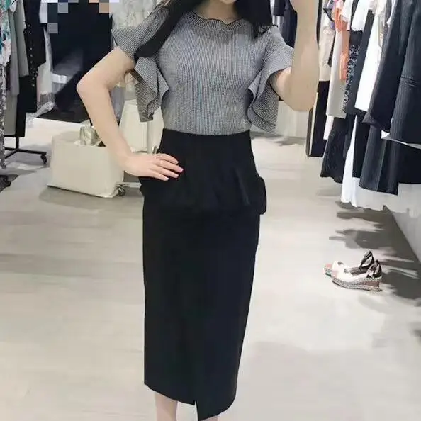 

Plaid ruffled knitted dress