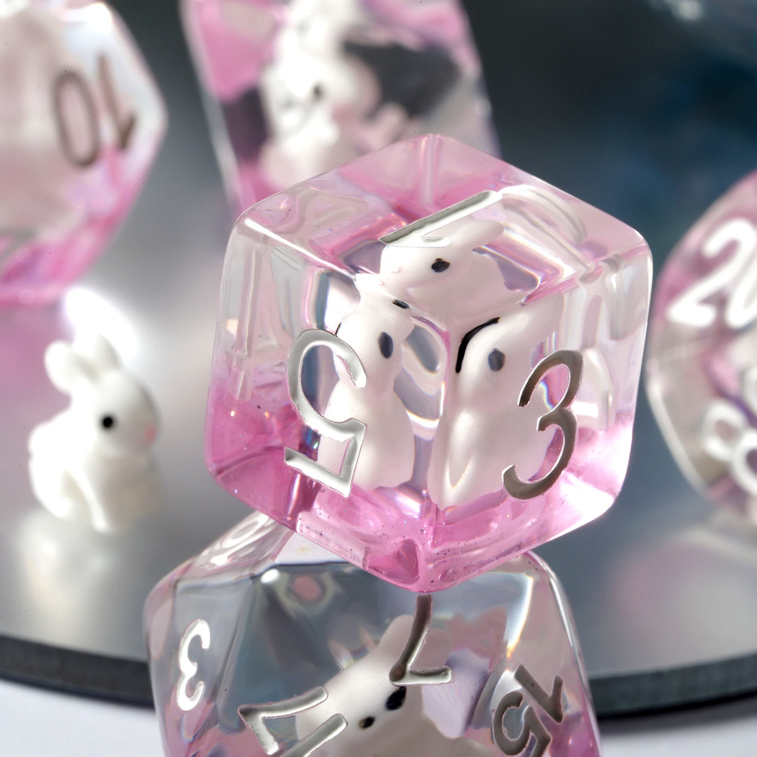 

Resin Animal Core Dice Custom DND Dice Set D20 Dragon Dice Manufacturers for DND RPG Dungeons and Dragons