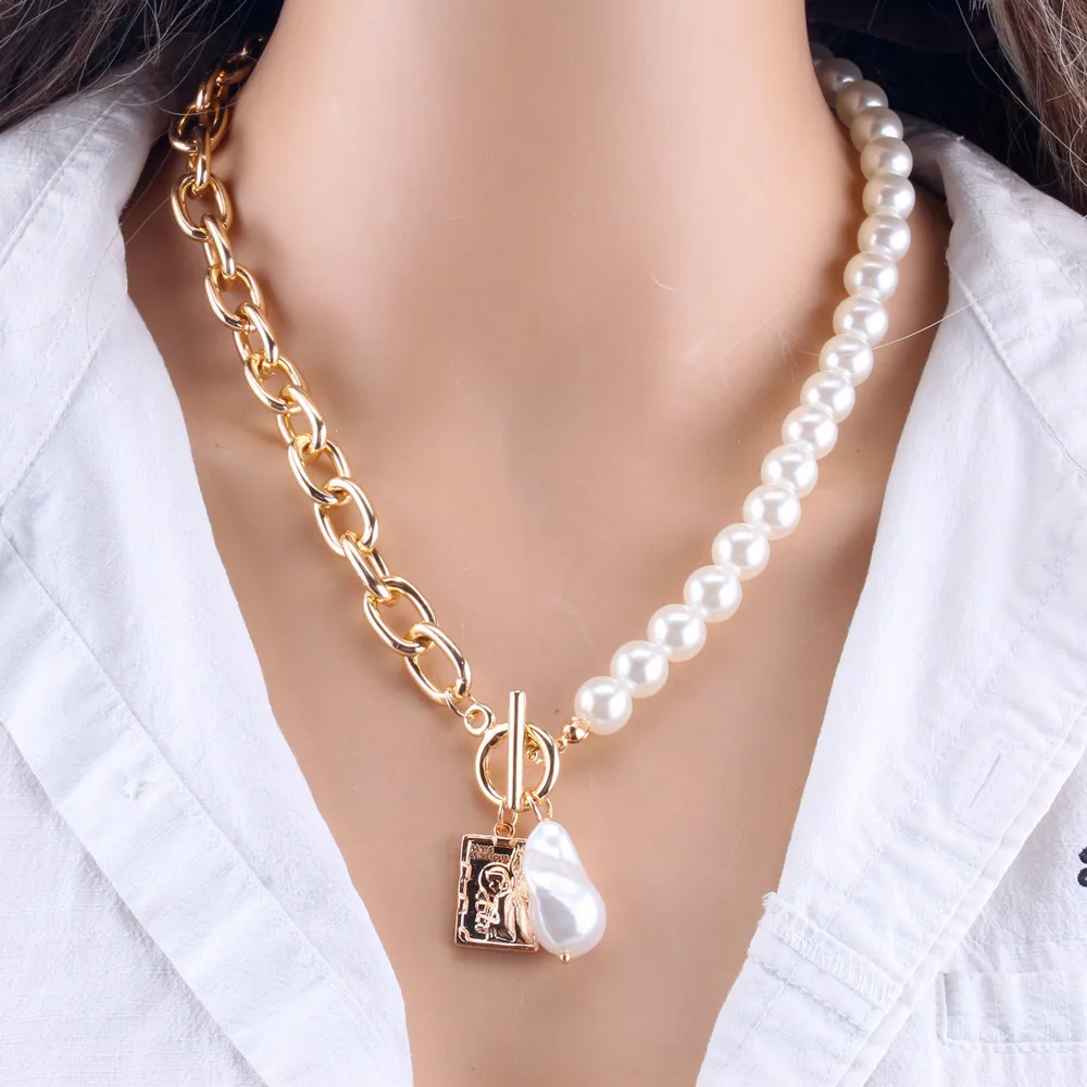 

Vintage Baroque Irregular Pearl Lock Chains Necklace 2021 7BEADS Geometric Aangel Pendant Love Necklaces for Women Punk Jewelry