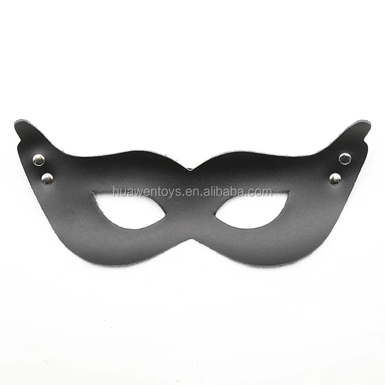Kit BDSM 8 Pièces - Marque LOVE AND VIBES - Matière Similicuir Noir - Pour Adultes - Neuf Jamais Utilisé