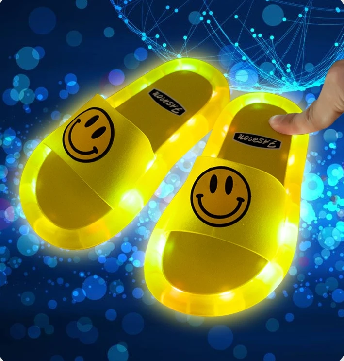 

Children's luminous slippers summer new boys and girls adult parent-child slippers smiling face LED baby bathroom sandals
