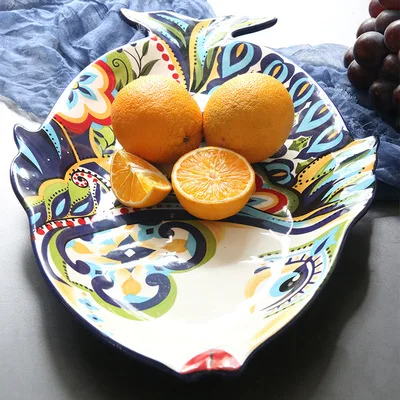 

Creative Hand-painted Irregular Ceramic Fruit Bowl Soup Dinnerware Supplier Fish Gift Fruit Charge Plates