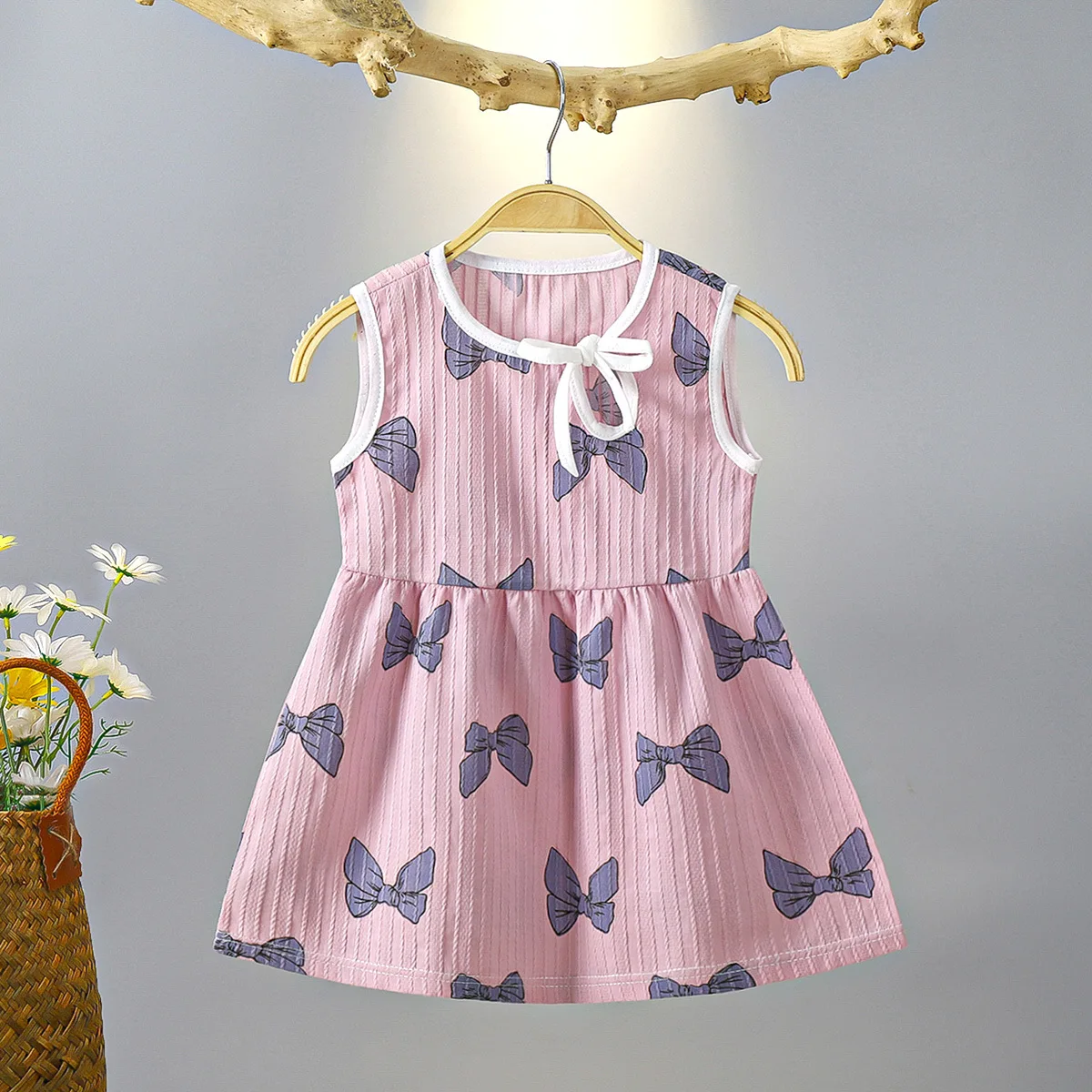 

Summer new cartoon dress cute foreign girl summer dress large, medium and small children's sleeveless raindrop princess dress