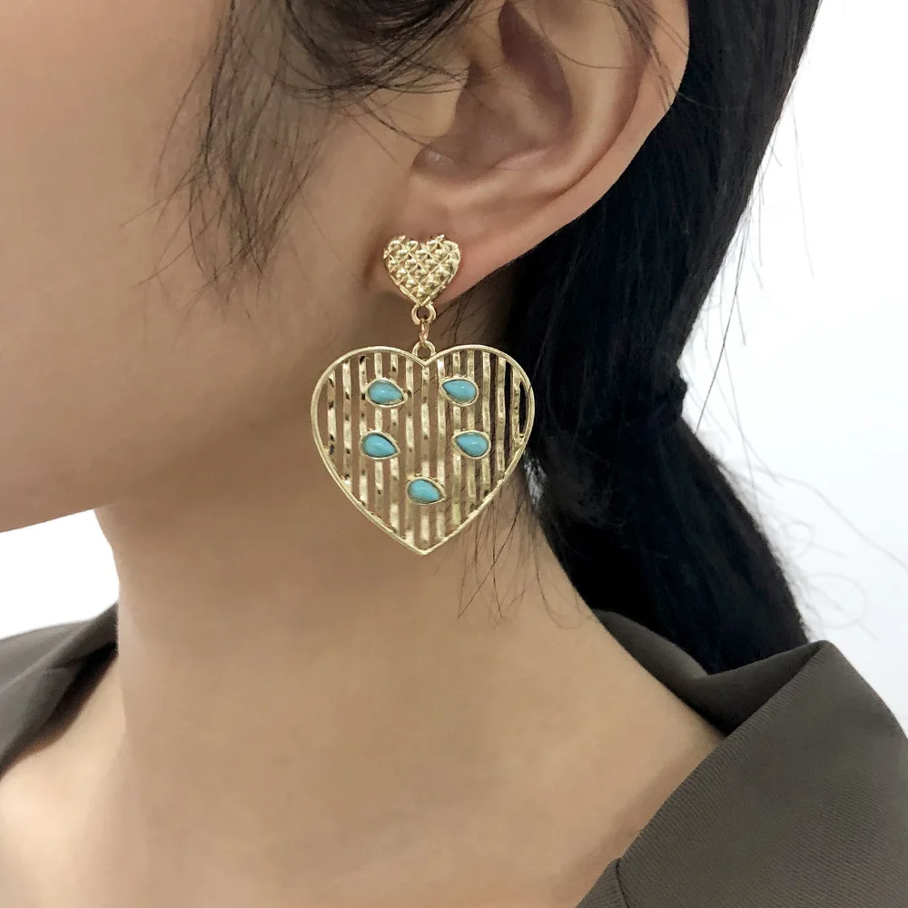 

Unique Women Earring Jewelry Heart-shaped Hollow Geometric Turquoise Earrings Alloy