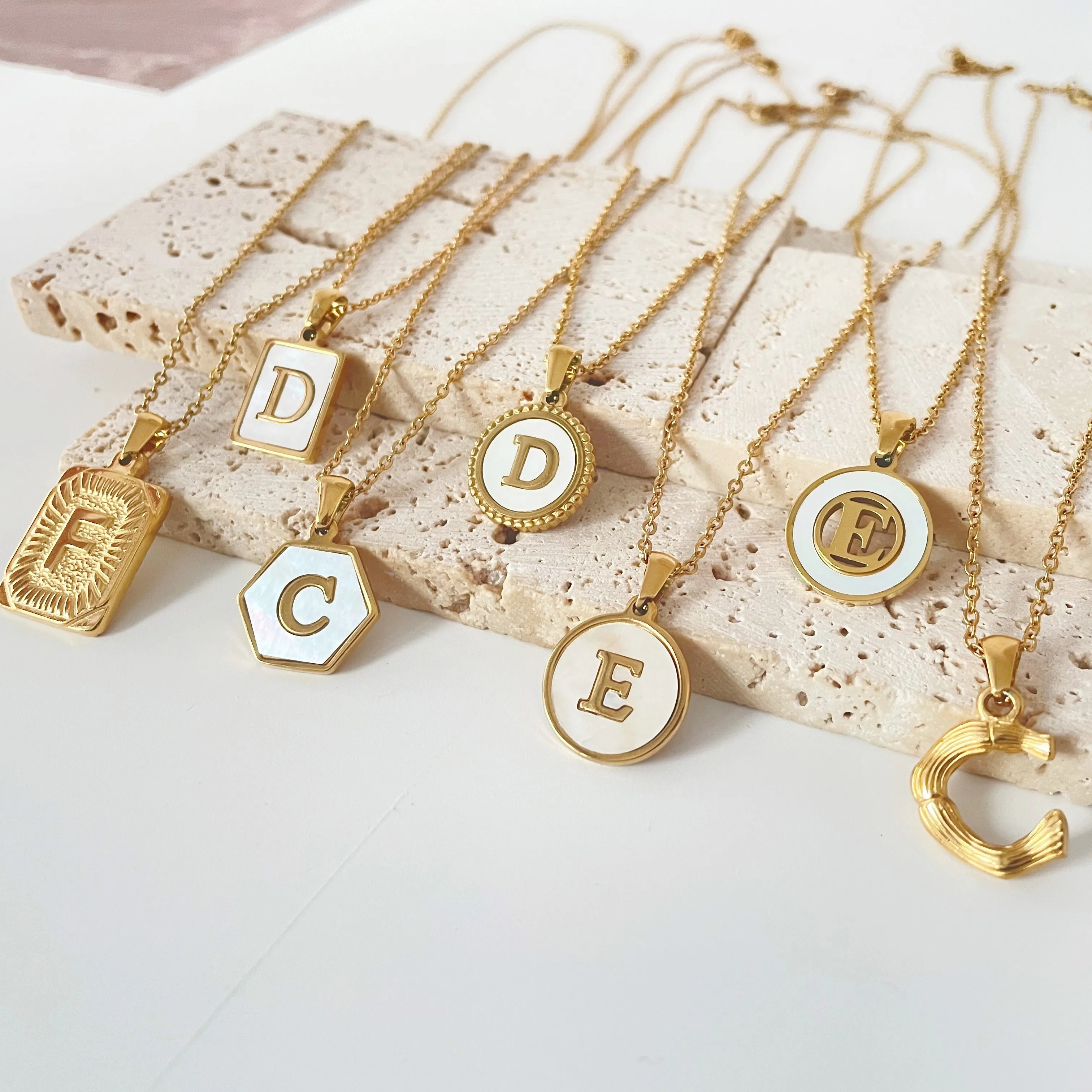 

Wholesale In Stock 316L Stainless Steel 18k Gold Plated 26 English Alphabet Letters Pendant Necklace