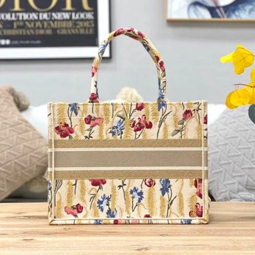 

Beautiful Trendy Embroidery Book Tote Luxury Handbags for women Lady Luxury Shopping Bag