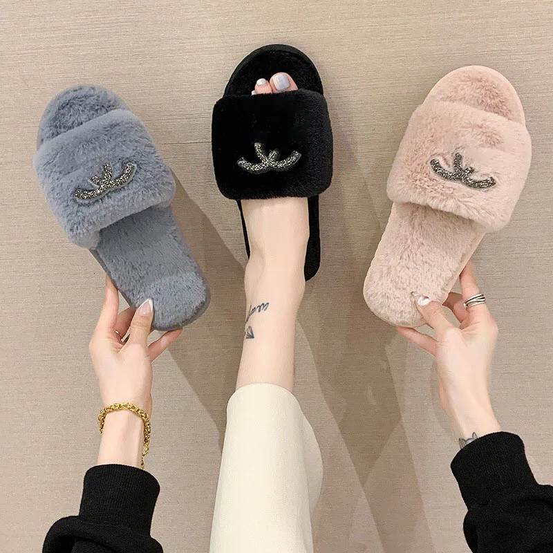 

Hairy Slippers Female Outer Wear Autumn and Winter Girls Heart Flat Open Toe Flip Flops Fashion Sandals