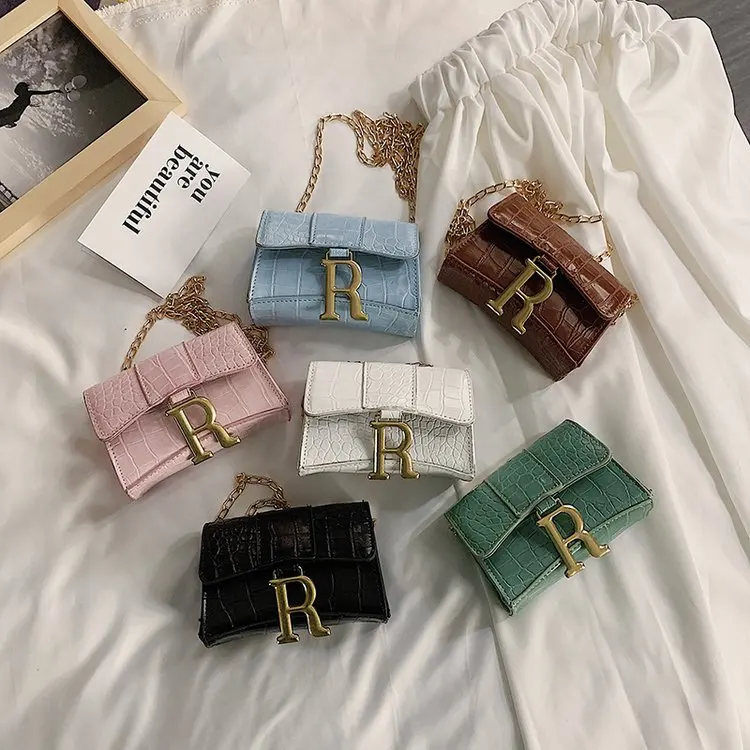 

New Arrival Ladies Chain Shoulder Bag Mini Designer Messenger Bag Letter Button Sling Bag Crossbody