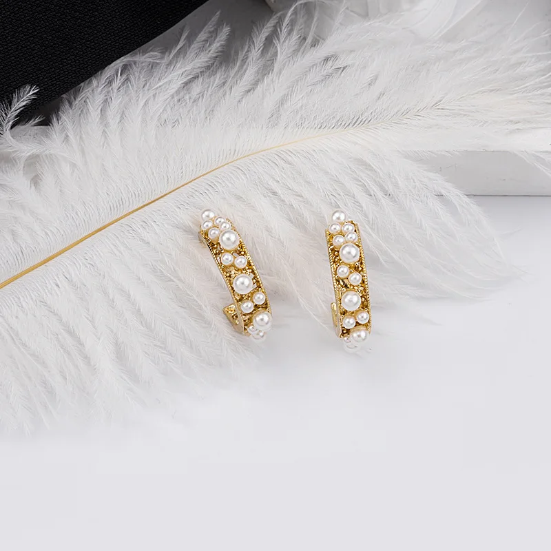 

fashion trendy C shape pearl designer stud earrings