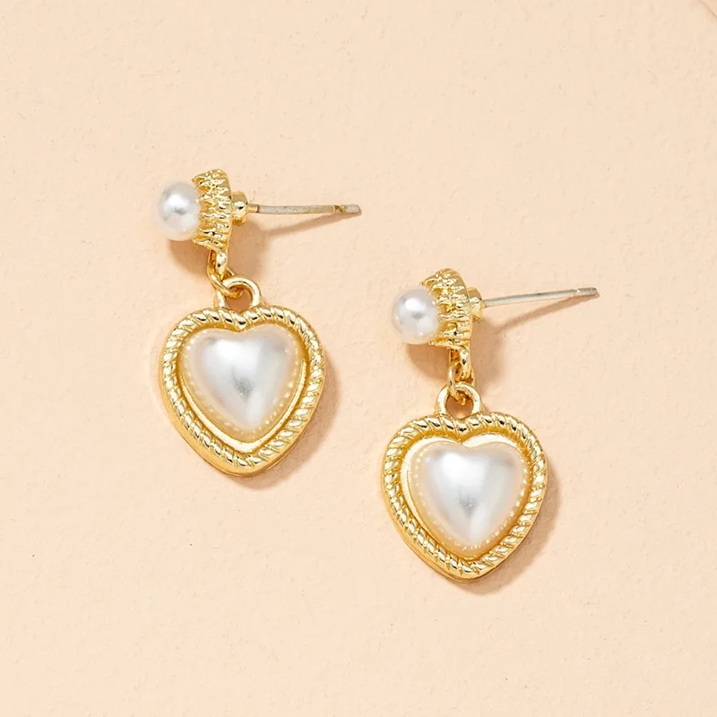 

Vintage Style Gold Plated Pearl Heart Drop Earrings Baroque Pearl Heart Dangle Earrings For Women