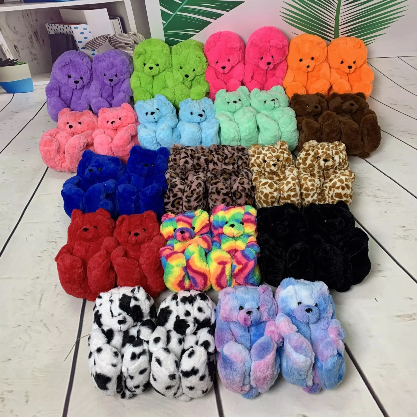 

2021 designer womens faux fur slippers wholesale winter fur slippers Fashion teddy bear slippers, Rich color