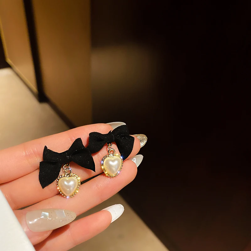 

fashion trendy 2021 bow pearl black earring women