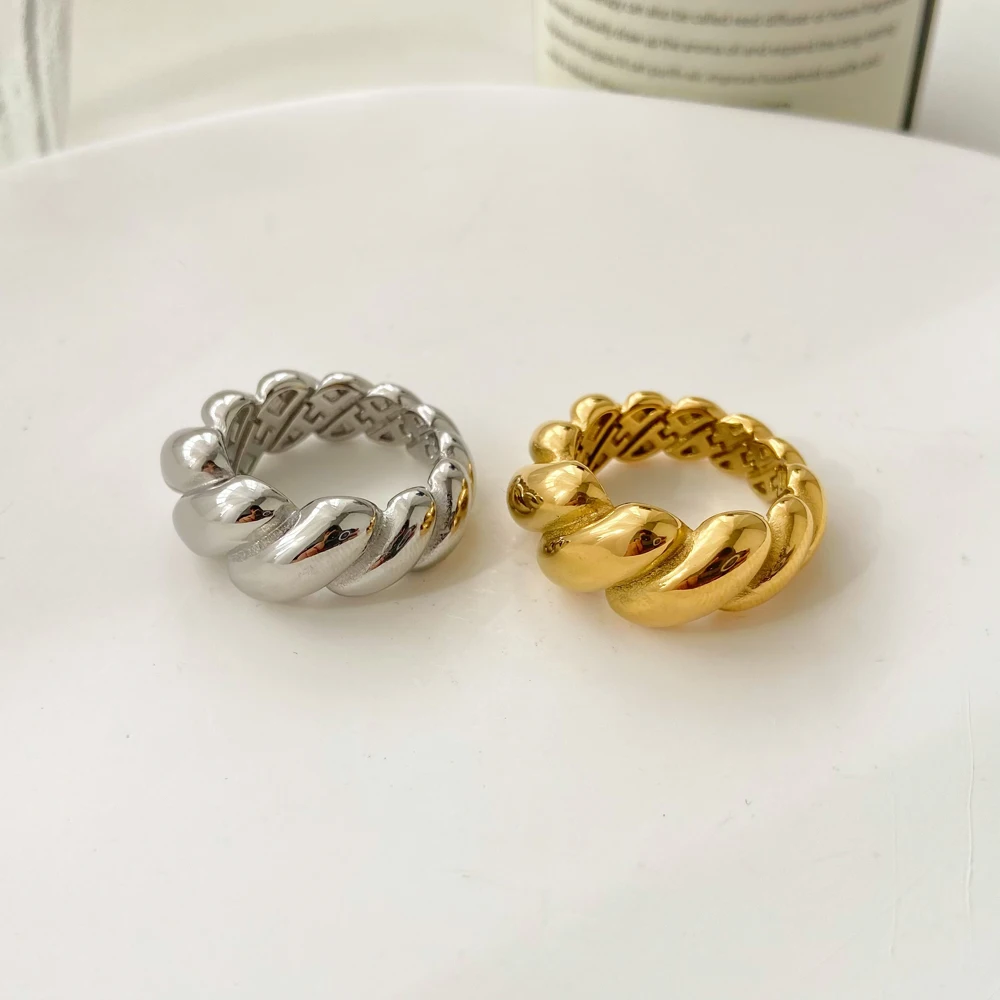 

Standard Fried Dough Twists kink ring designer design ins trendy titanium steel gold-plated ring can enter water