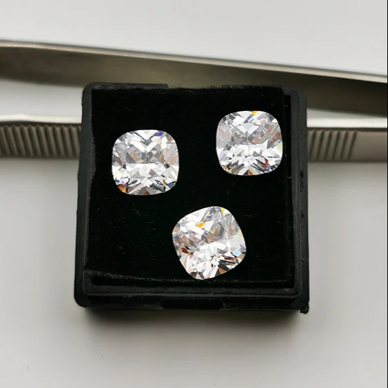 

Yuying Gems Wholesale Fat Square Loose Moissanite DEF 1ct Stone GRA Certificate VVS Moissanite Diamond For Jewelry, White