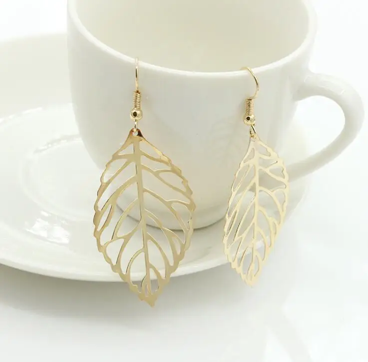 

Europe Hot Simple Leaf Metal Earrings 2020 Gold Plate Ear Ring for Women