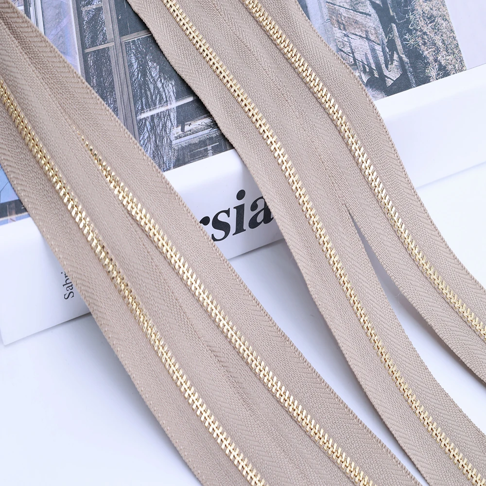

In Stock And Ready to Ship Light Gold Factory Price Metal Aluminum Long Chain Y Teeth Zipper Multi-purpose For Garment And Bag