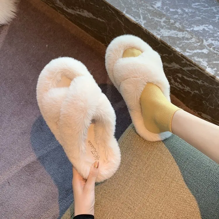 

Women Winter Slippers Furry Slippers Cross Faux Fur Upper Indoors Outdoor Slides Plush Slippers For Women, Customized color