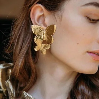 

2020 Most Popular Retro Metallic Triple Butterfly Drop Earrings Jewelry Fashion Hyperbole Butterfly Stud Earrings for Girls