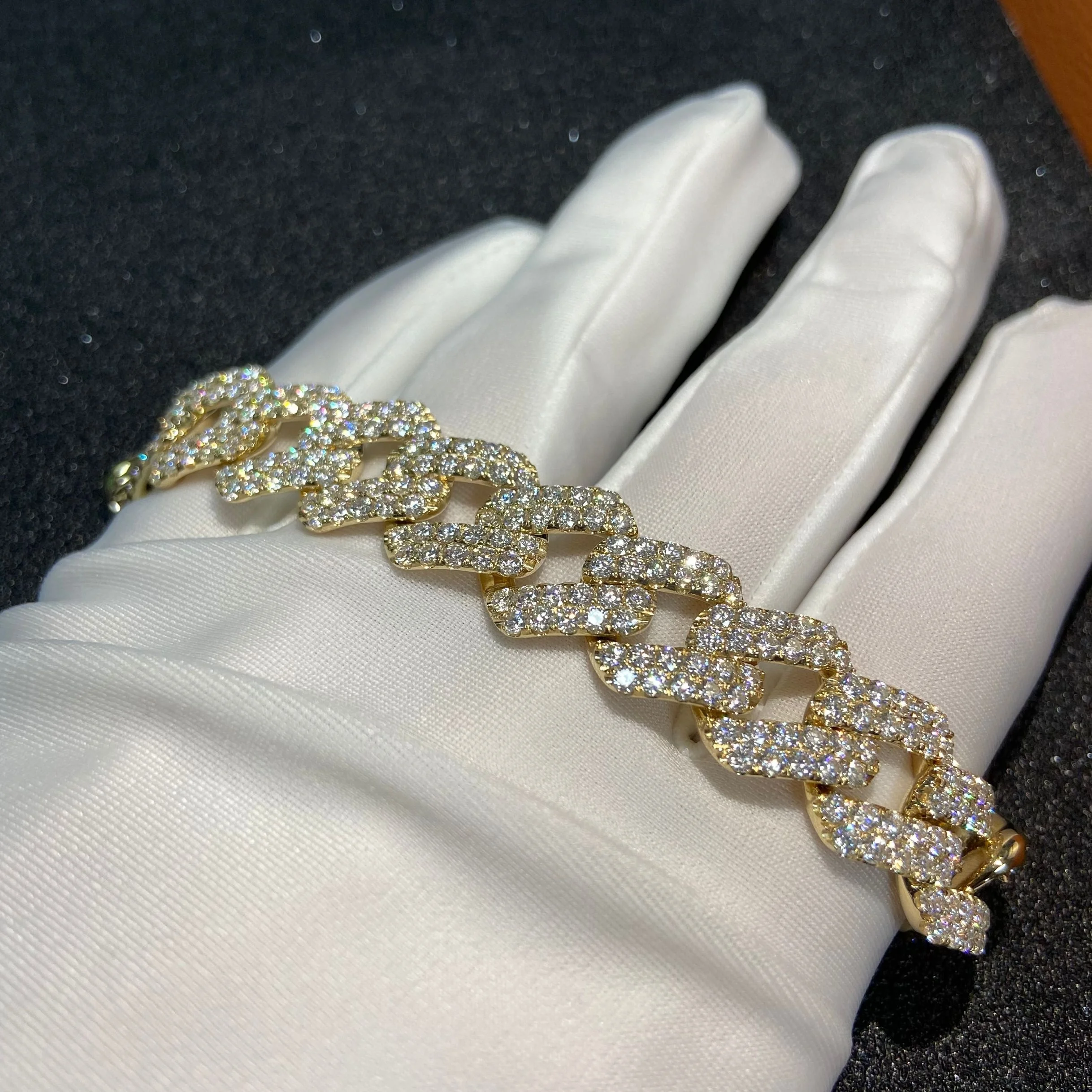 

Custom hip hop spiked 15mm Vvs moissanite Diamond solid gold 10k cuban chain link bracelet