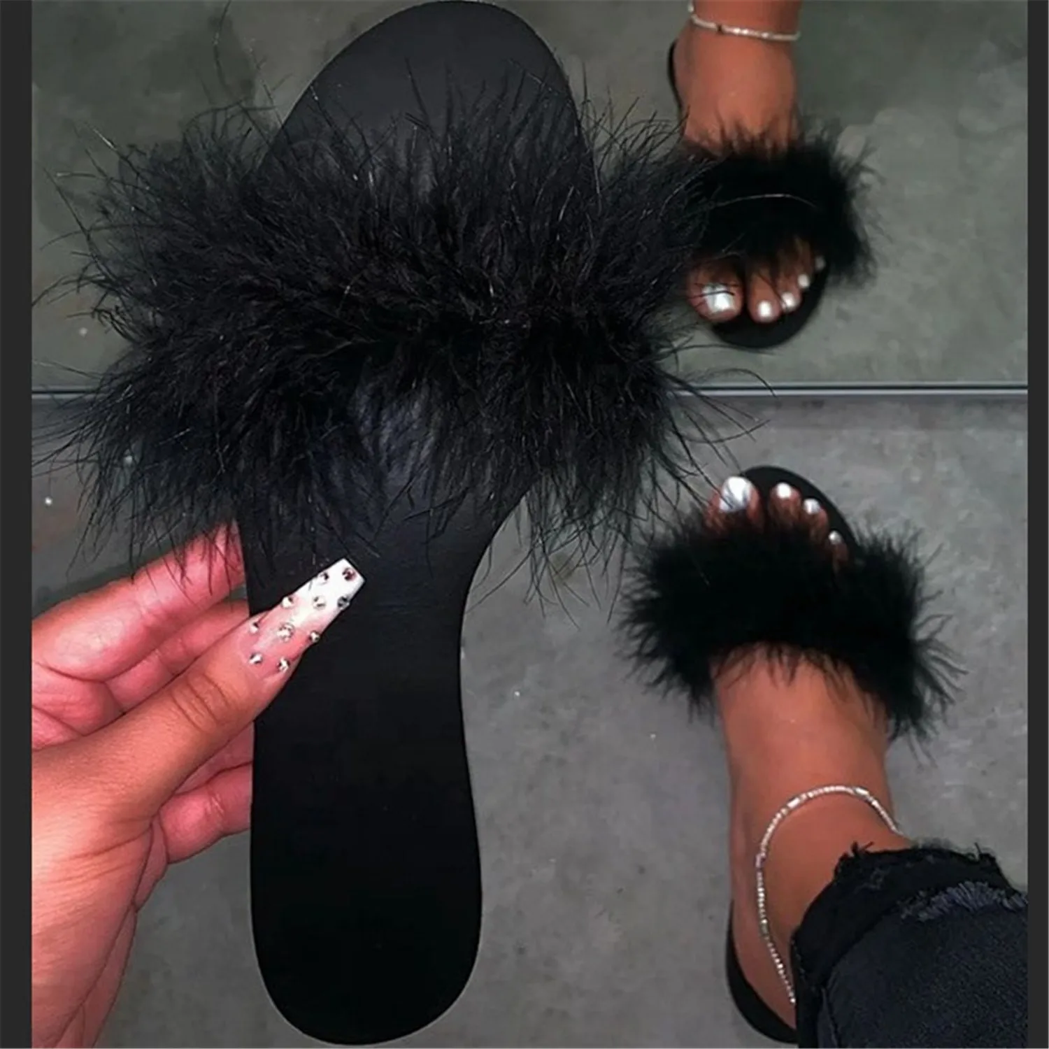 

Superstarer Hot selling large size leopard plush fluffy slides flat footwear women plush furry fur slides