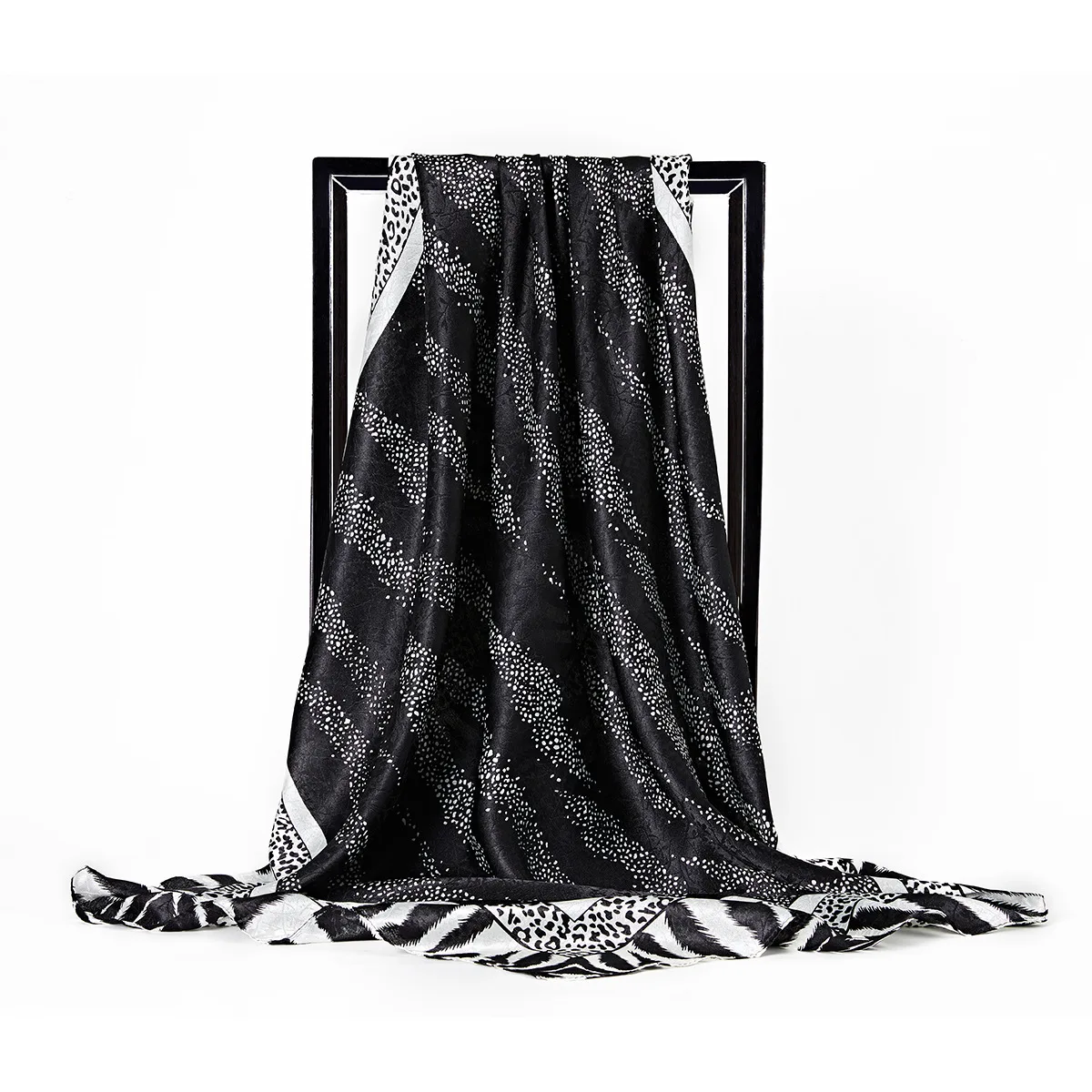 10937703425_147993021