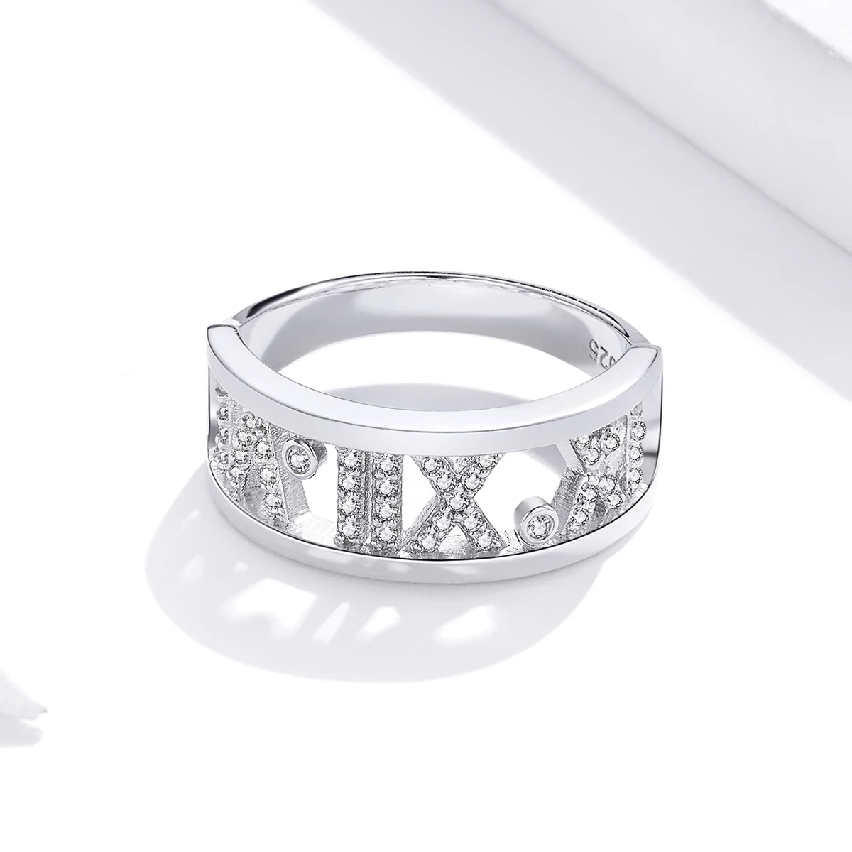 

Latest Design 925 Silver Cubic Zirconia Roman Numerals Fashion Rings For Women