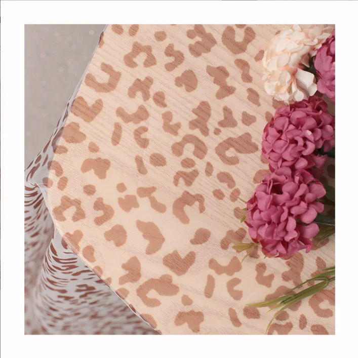 

100%Polyester Fashionable Leopard Pattern Tulle Fabric Printed Mesh Fabric Wedding Fabric for Dress and Girl Tulle Skirt