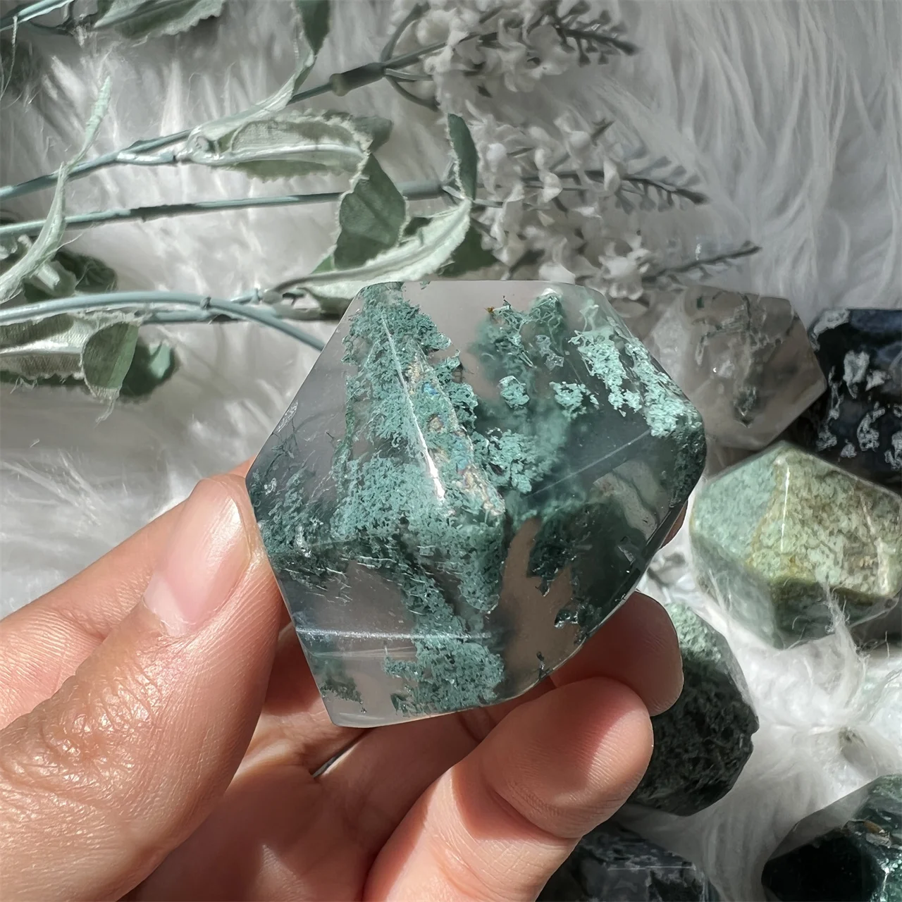 

Wholesale Natural Crystals Polyhedron Reiki Stone Hand Carved Moss Agate Crystal Polyhedron
