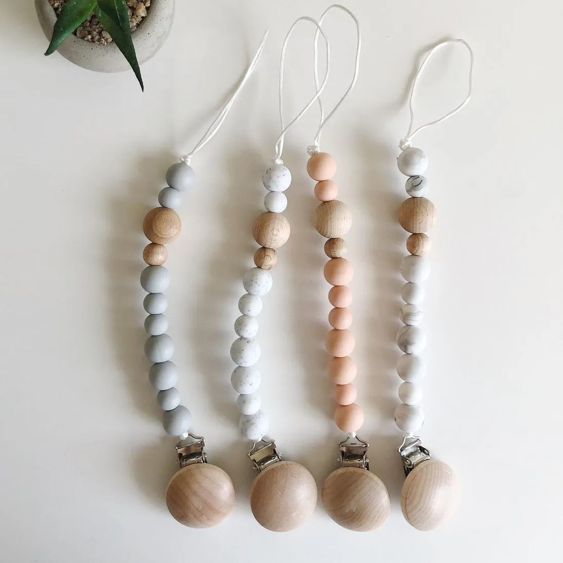 

Newborn Baby Silicone Wood Beads Chewable Teething Anti-drop Pacifier Chain Clips