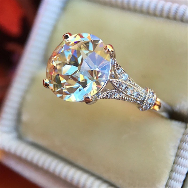 

Luxury Crystal Zircon Ring Round Shiny Crystal Engagement Wedding Ring Fashionable CZ Crystal Finger Ring for Women Jewelry Gift