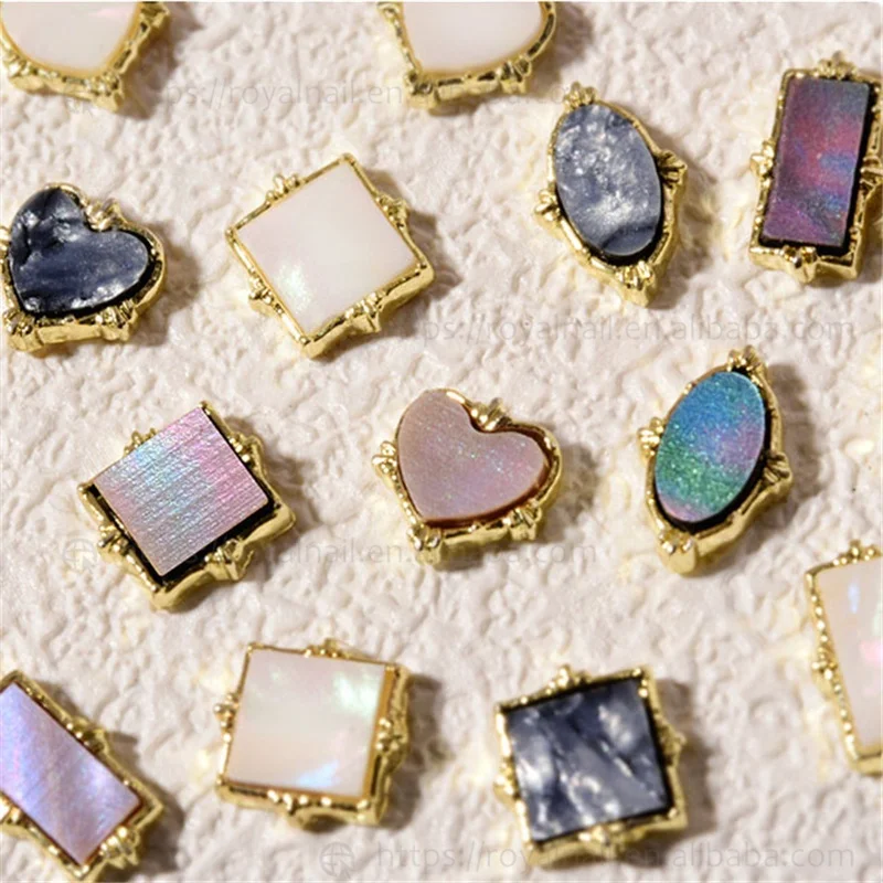 

3D Irregular Shape Alloy Shell Charming Gold Nail Art Decoration