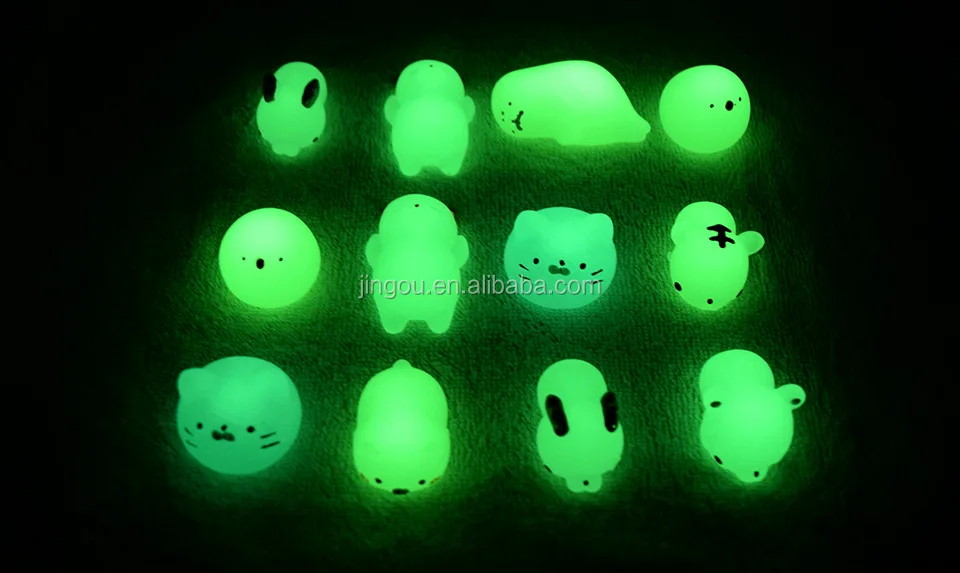 Wholesale Random Assorted Designs Cute Glowing In The Dark Squeeze