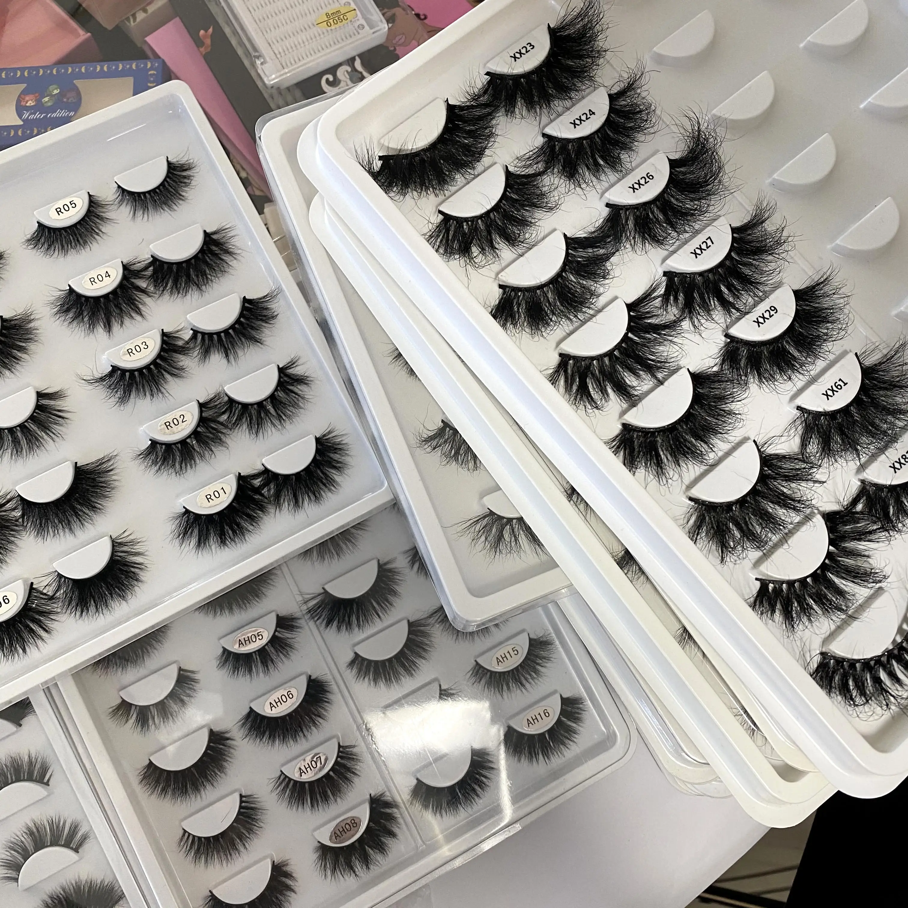 

Free sample 3d real mink eye lashes wholesale privat lable lash case dramatic 25 mm fluffy mink eyelash vendor, Natural black