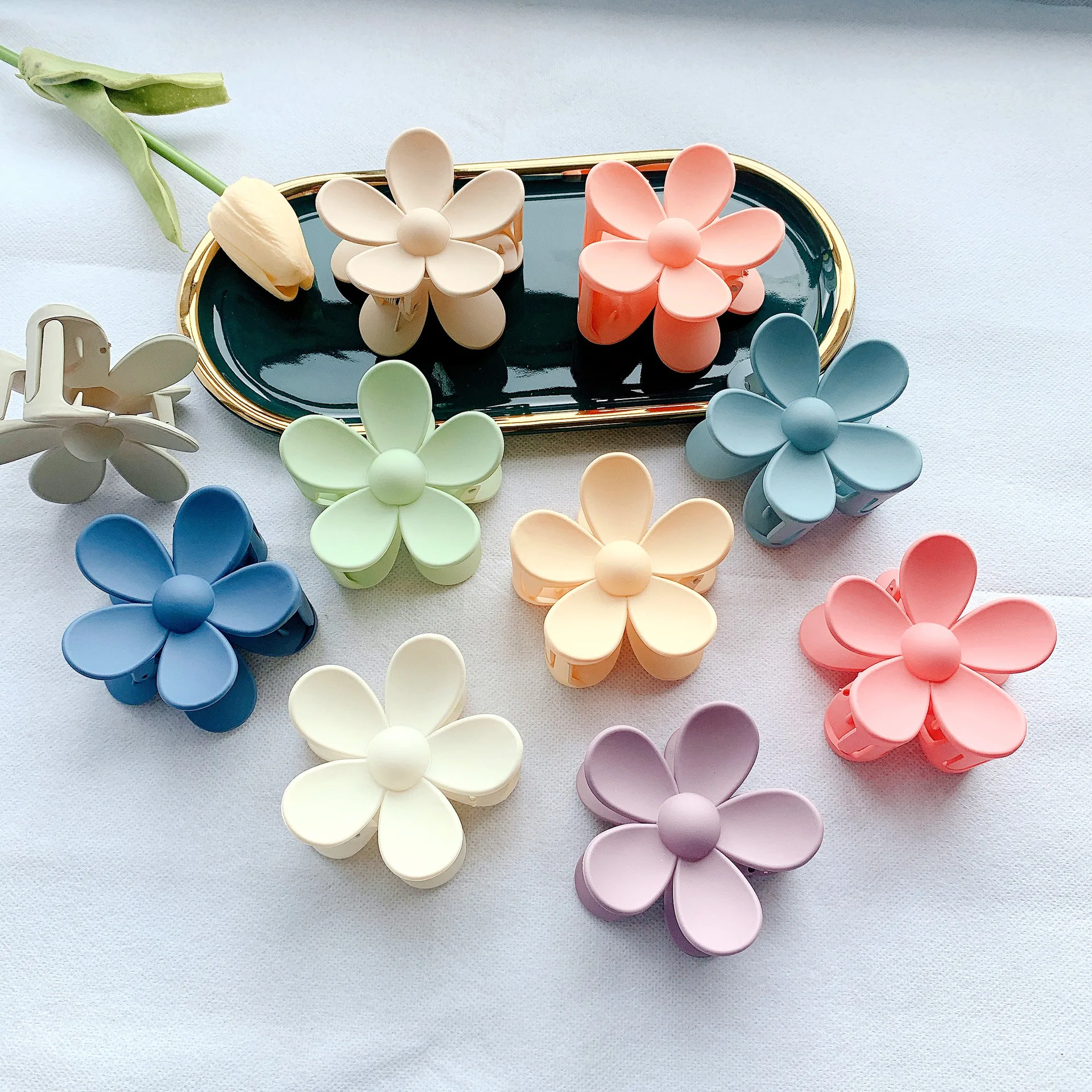 

Summer Candy Color Frosted Flower Clip Temperament Beautiful Dish HairClip Hair Accessories, Picture