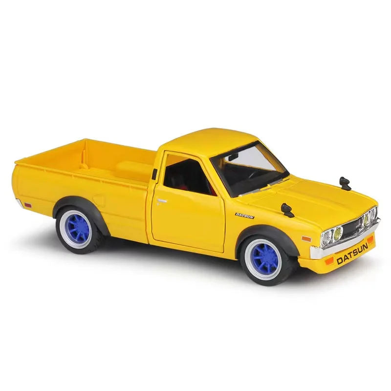 

Maisto 1:24 1973 Datsun 620 Pick-up Vehicle Diecast Model Acousto-optic Simulation Alloy Car Toy Model For Gifts Decoration