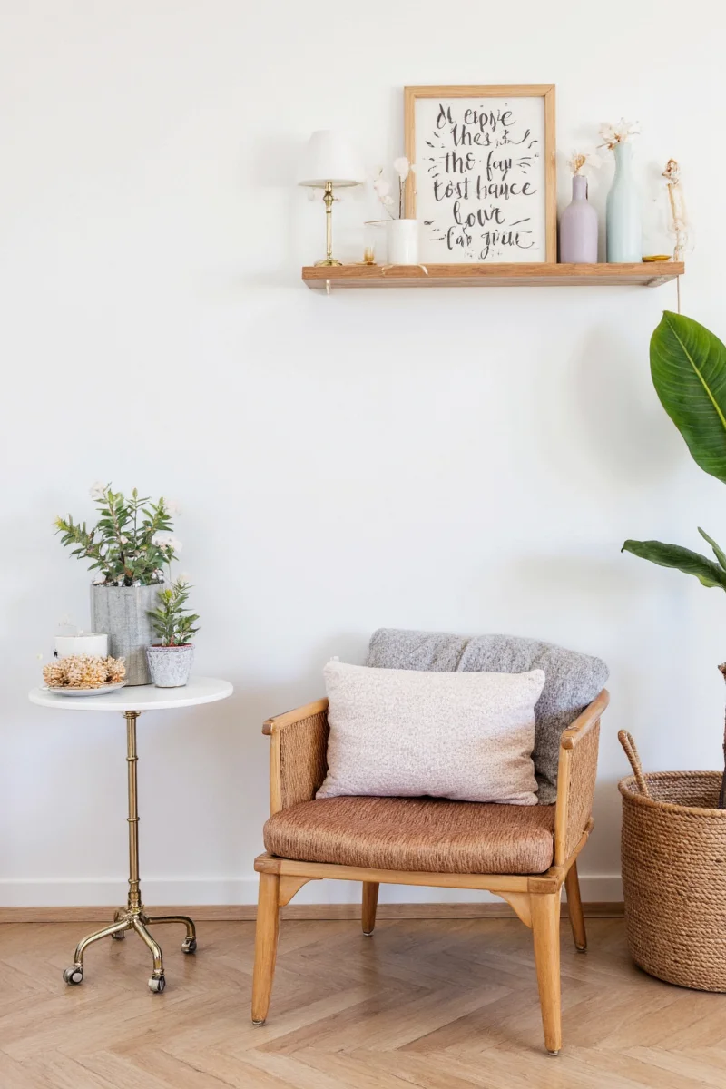 Kids bedroom using Lindsay Lettering in multiple decor elements