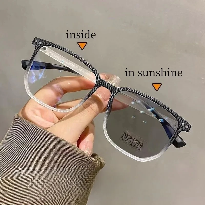 

2023 Fashionable Men And Women Ultra-Light Retro Color-Changing Anti Blue Light Glasses Square Frame Photochromic Myopia Glasses