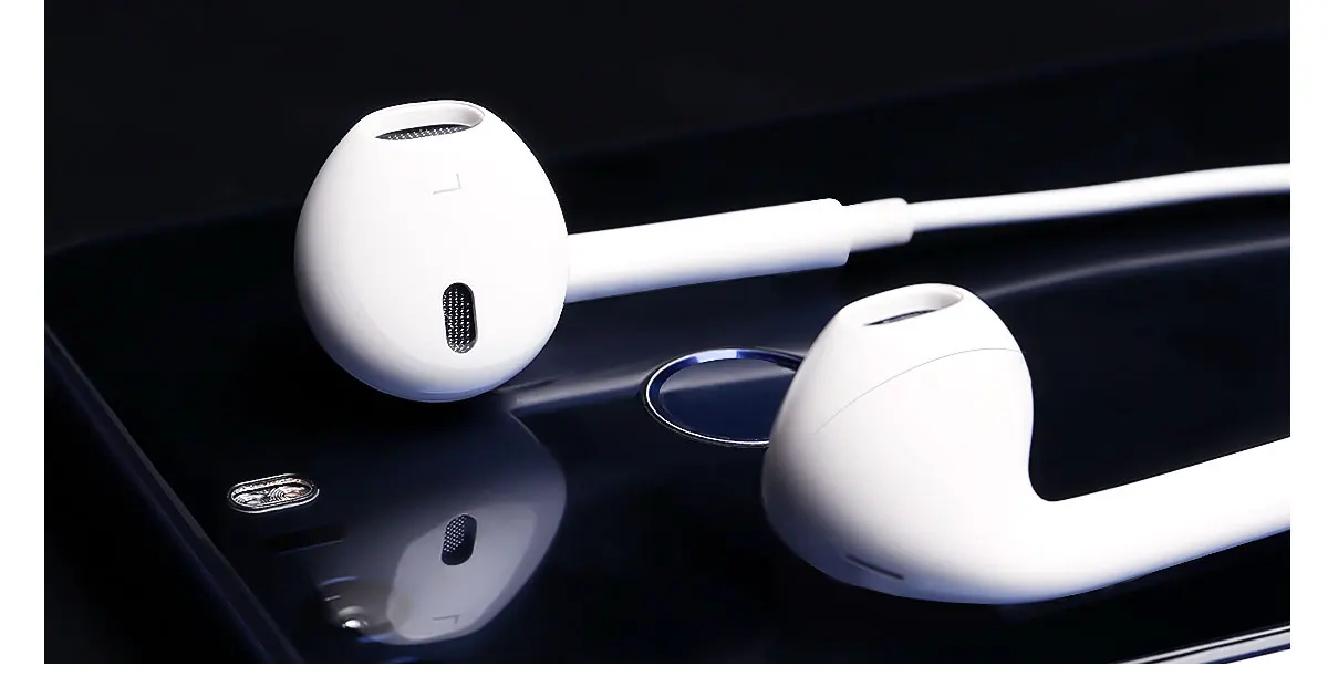 ODM foundry of 3.5mm jacket connector earphone suitable to Iphone 4/5/6/se