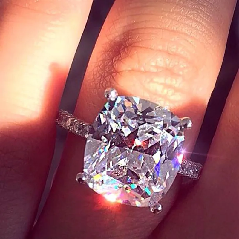 

2020 Fashionable cut large zircon simulated diamond halo wedding engagement ring