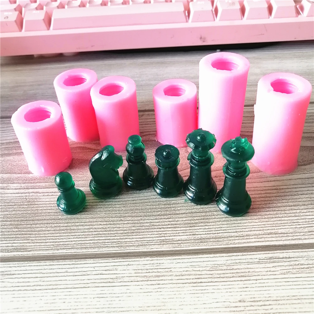 

6011 DIY Epoxy Resin 6PCS 3D Silicone Chess Mold silicone resin molds