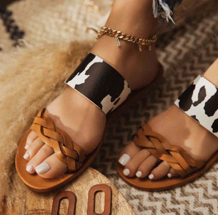 

Summer new style European and American style cow pattern twist flat-bottomed large size slippers for women's outer wear, Khaki, black and white, leopard color