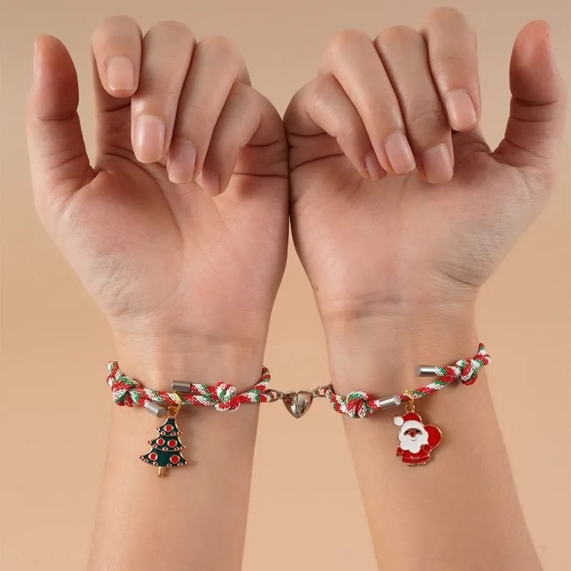

Romantic Couples 2pcs/set Alloy Accessories Bracelet Christmas Weave Heart Magnetic Bracelet, Gold