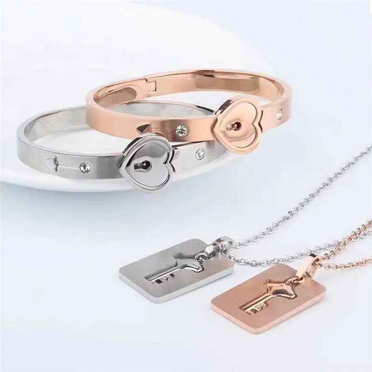 

Amazon Hot Sale Love Gift Lock Key Couple Set Stainless Steel Bracelets And Charms, As shown