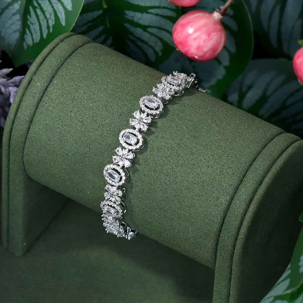 HIBRIDE New Cubic Zirconia Jewelry White Color Flower Charm CZ Crystal Female Bracelets Bangles for Women Party Gifts B-175