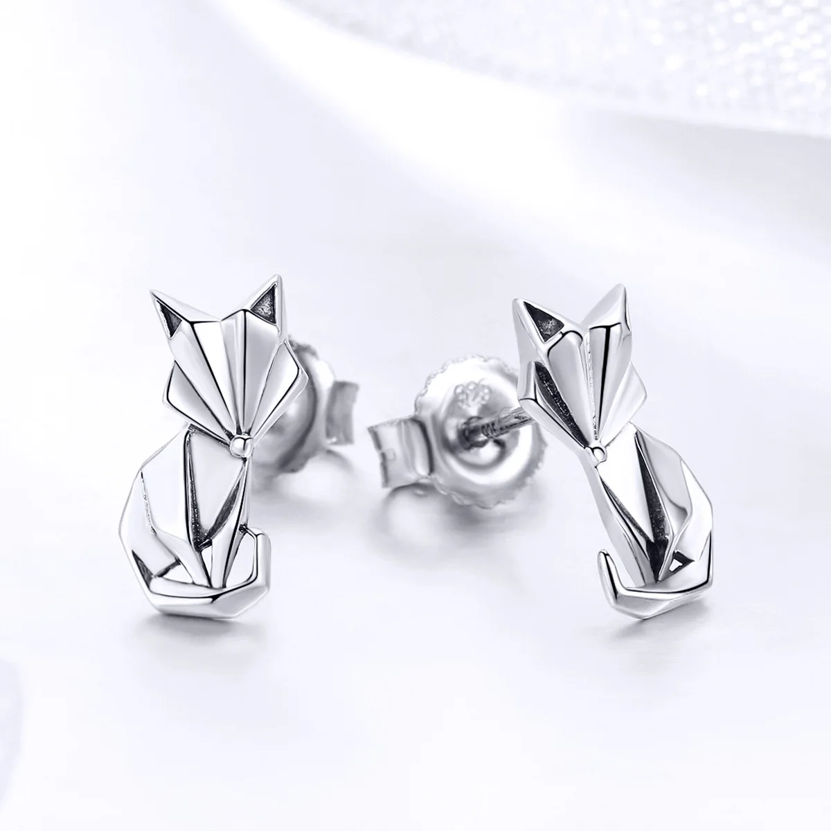 

Cute Folding Fox Stud Earrings 925 Sterling Silver Animal Earrings