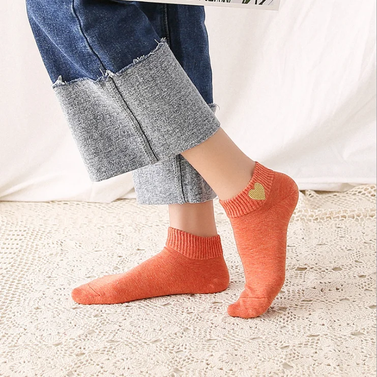 

High quality wholesale socks women casual cotton short embroidered heart socks