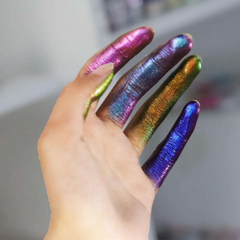 

Shiny Holographic chameleon pigment eyeshadow