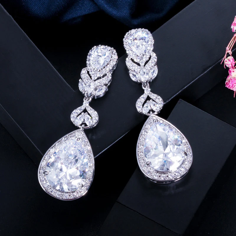 

Elegant Water Drop Shaped Cubic Zirconia Crystal Women Dangle Hanging Bridal Long Earrings Luxury Wedding Jewelry for Brides