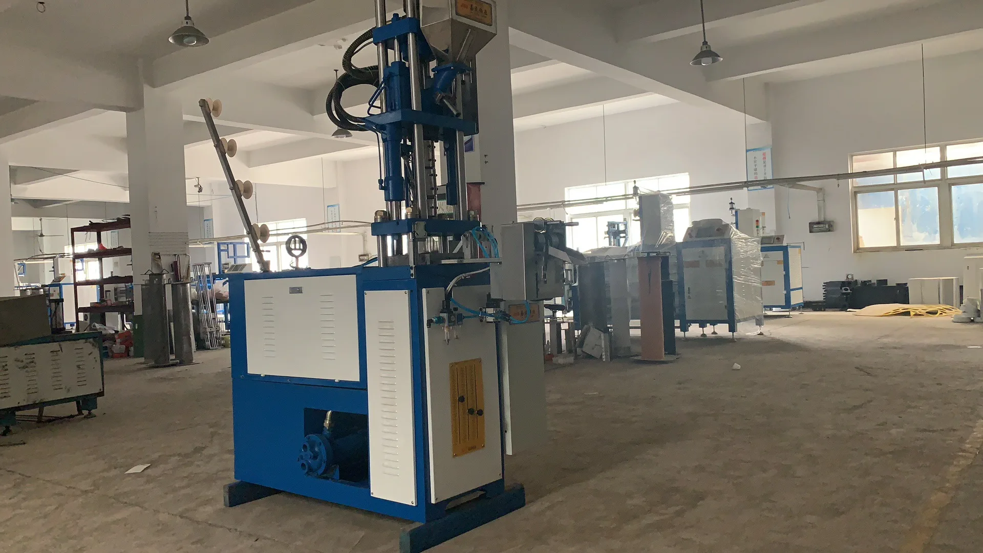 
Plastic Zipper Open-end vertical Injection Moulding Machine 